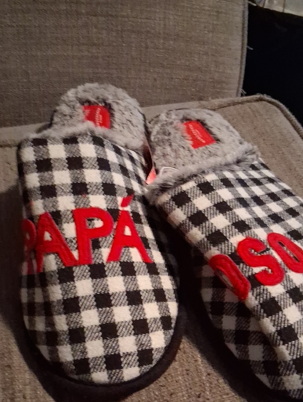 NWT Wondershop Men’s Black White Plaid Slippers Sz 13 XLarge